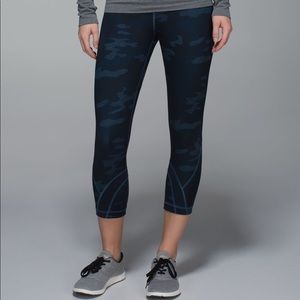 RARE NWT lululemon blue CAMO Run Inspire crop sz 8